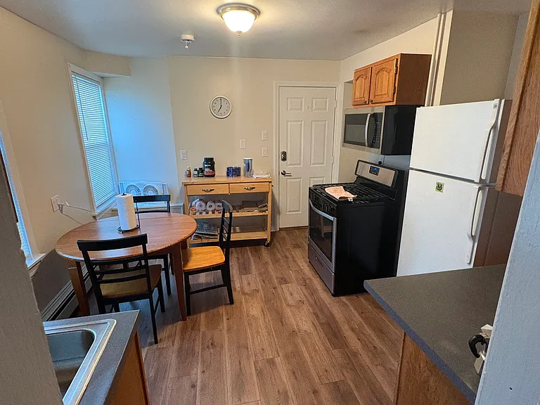 39 Houghton St #1 — Photo 15