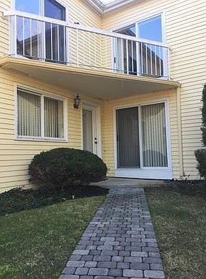 1st image of 19 Nightingale Ln