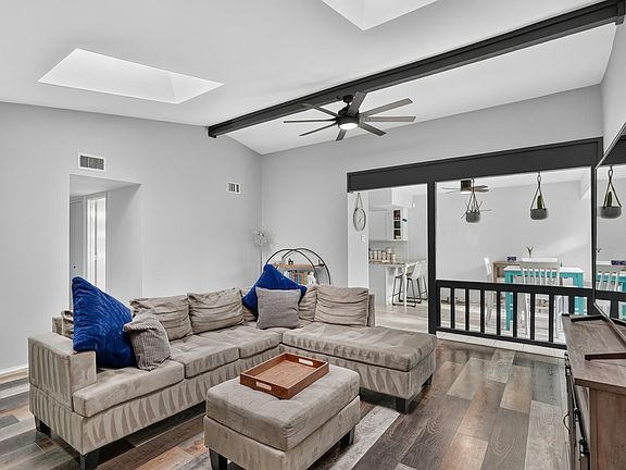 2nd image of 2806 Holy Cross Ln