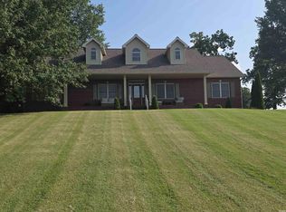 202 Campbell Hill Dr, Washington, IN