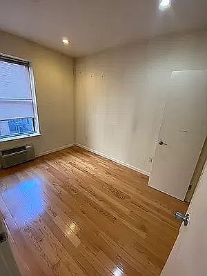 2nd image of 188 Wadsworth Ave APT 17