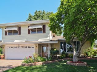 1722 W Lonnquist Blvd, Mount Prospect, IL 60056
