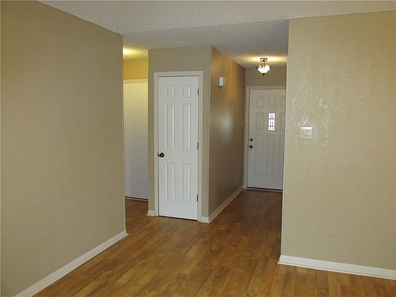 2nd image of 1420 Inglewood Dr