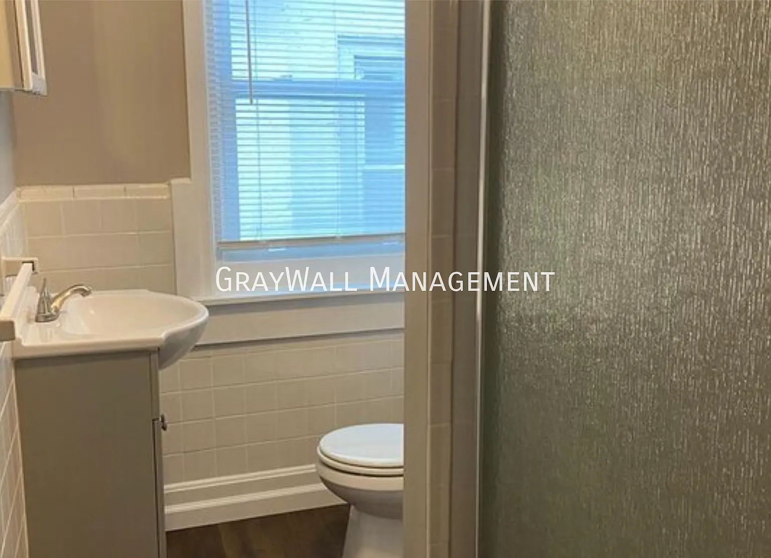 $2,400 - 2 Bedroom 1 Bathroom Apartment — Photo 2