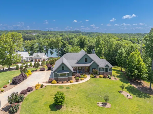 398 Mapleton Ln, Columbus, NC 28722