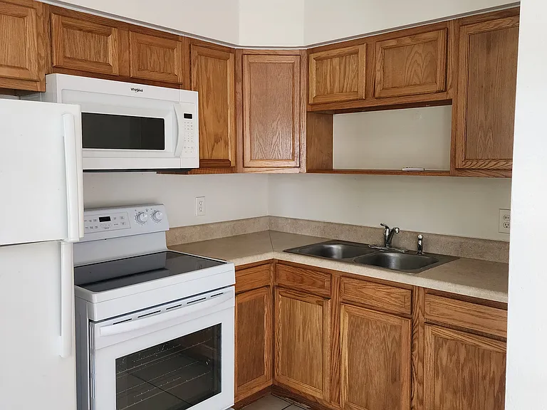 Welk Arms Apartments — Photo 5
