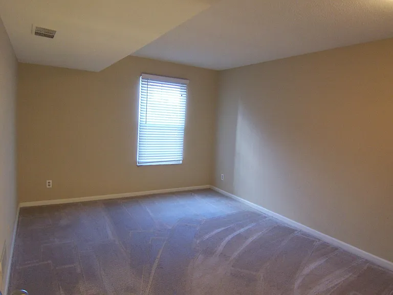111 Fieldcrest St — Photo 11