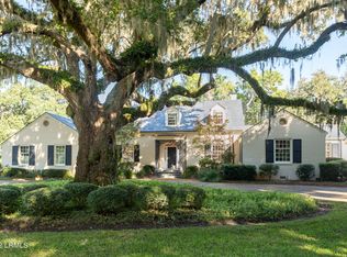 751 Ribaut Rd, Beaufort, SC 29902