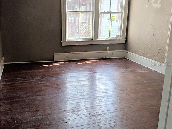 3rd image of 316 S Oak Ave #A