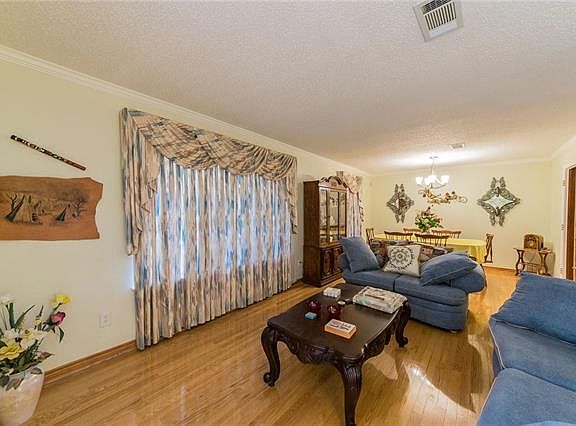 4th image of 1614 British Blvd