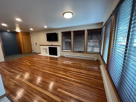 3rd image of 518 W 6th Ave #3