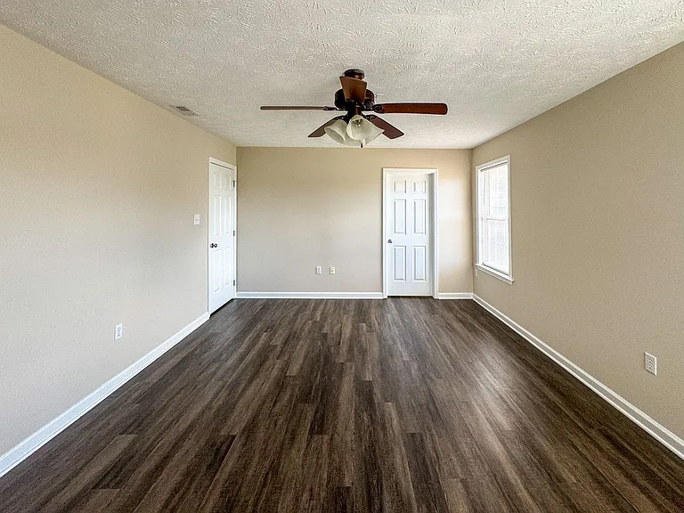 800 Connaly Dr — Photo 23