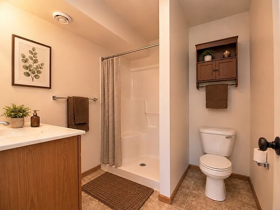 3rd image of 7760 Commerce Park APT 301