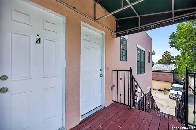 1 bed, 1.0 bath, 4820 sqft, $1,050 — Photo 3