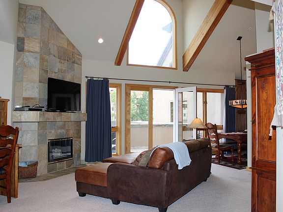 Chamonix E living room