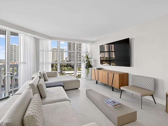 2nd image of 1000 W Island Blvd #1009