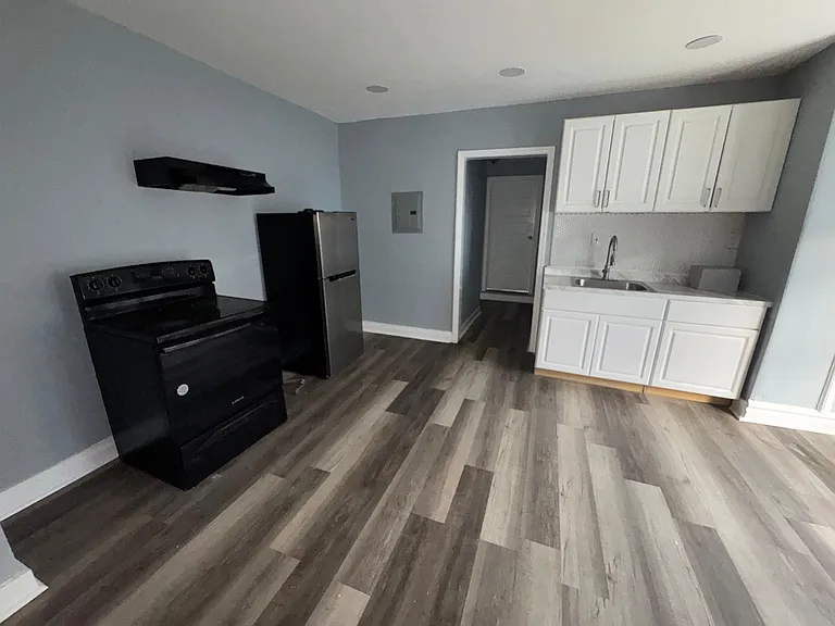 888 S 18th St #3F — Photo 6