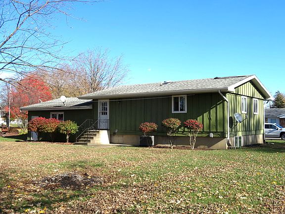 3rd image of 6955 Cambridge Dr