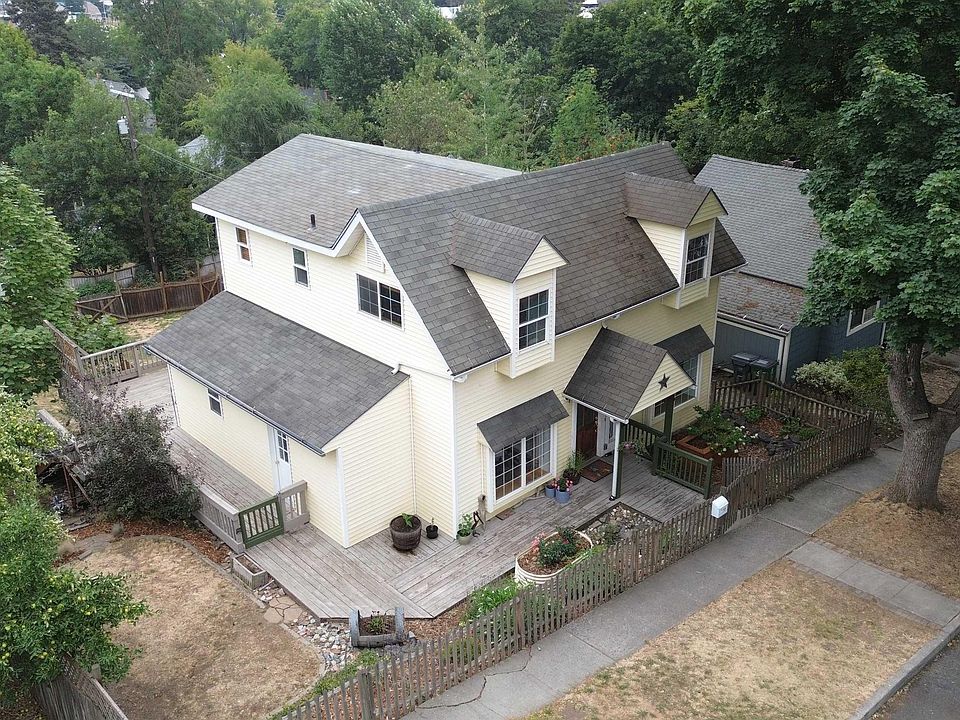 1st image of 228 N Lilly St