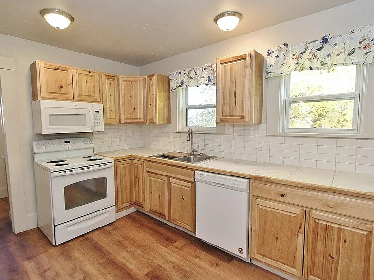 3344 W South Slope Rd — Photo 11