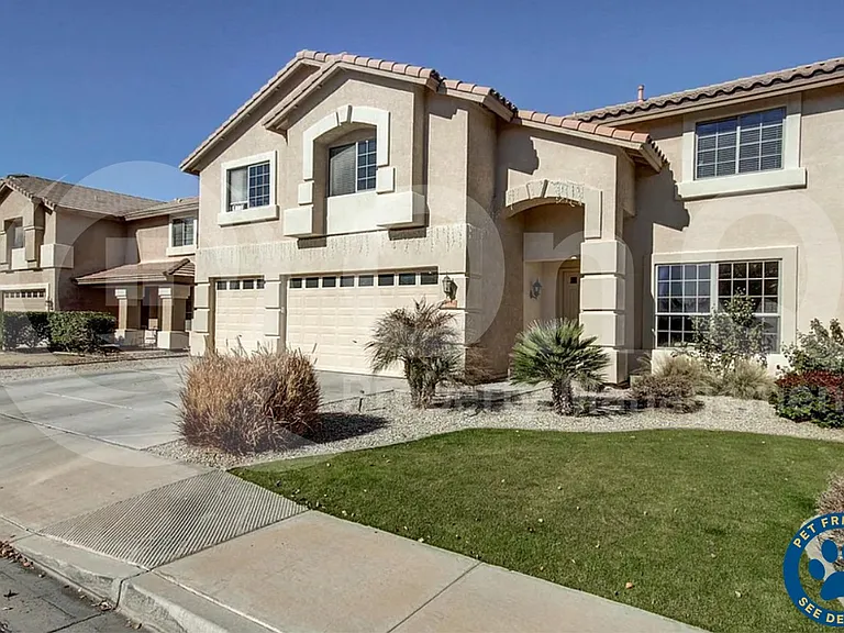 2714 E Birchwood Pl — Photo 1
