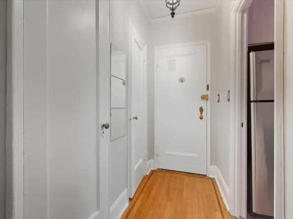 3875 Waldo Avenue image 4 of 21