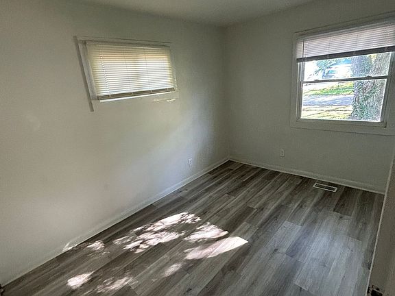 4th image of 1240 Marot Dr