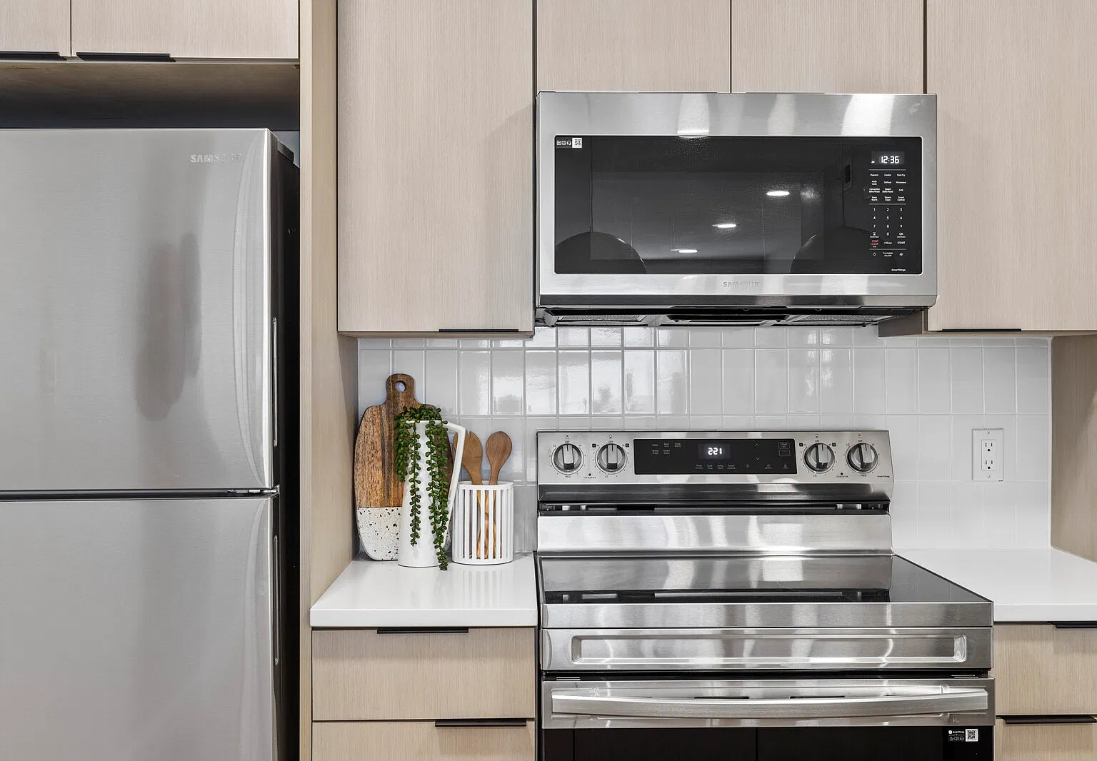 2 bed, 809 sqft, $2,100 — Photo 3