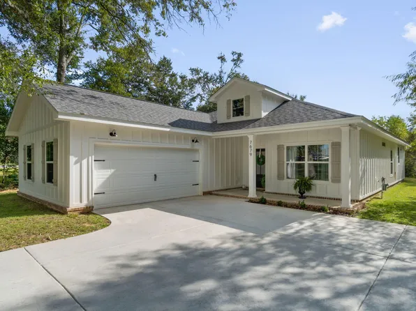 2472 Salamanca St, Navarre, FL 32566