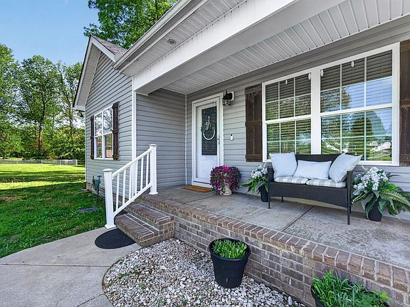 5th image of 253 Spring Meadows Ln