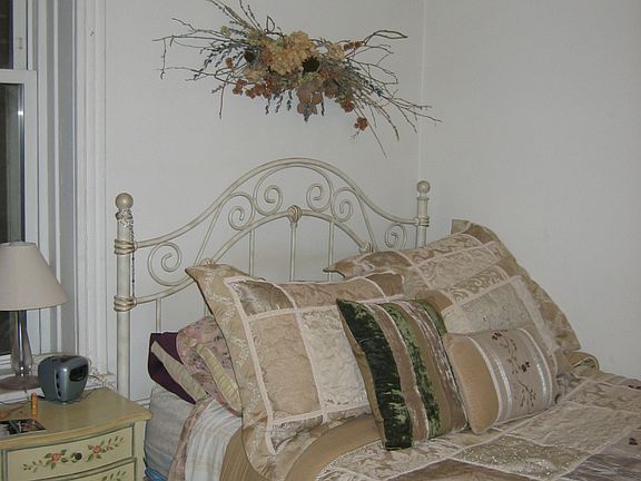 3rd image of 1814 N Paulina St APT 2R