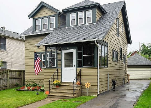 2nd image of 60 Dakota St