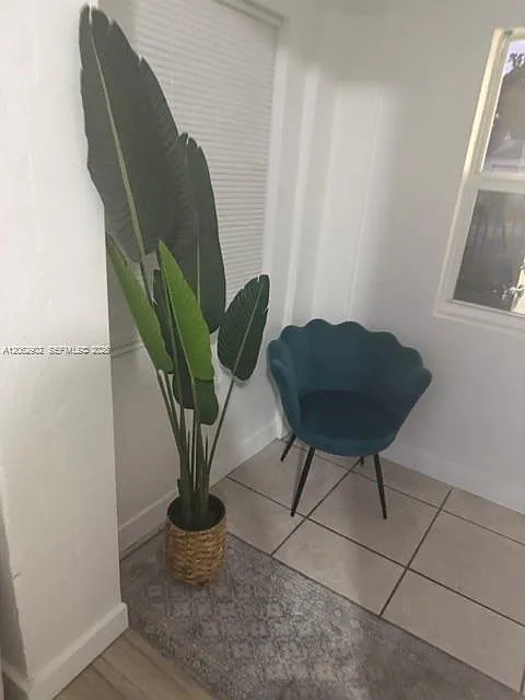 N Miami Estates — Photo 2