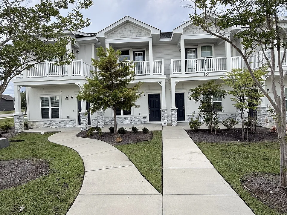 861 Maxine Ct #4B