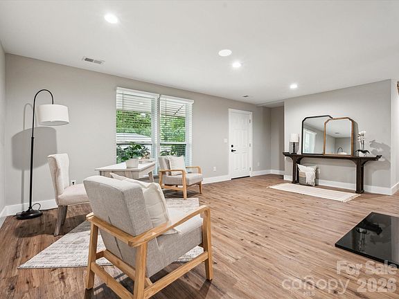 5th image of 2000 Tyvola Rd