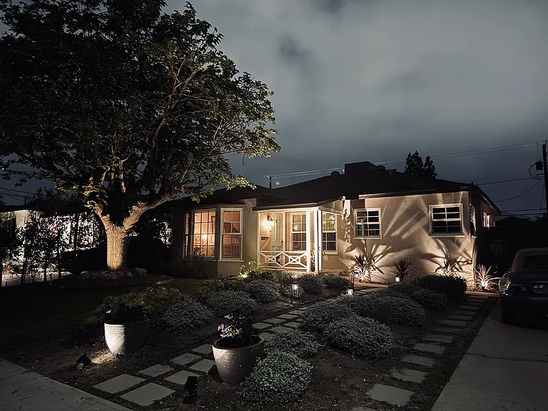1226 N Fairview St — Photo 2