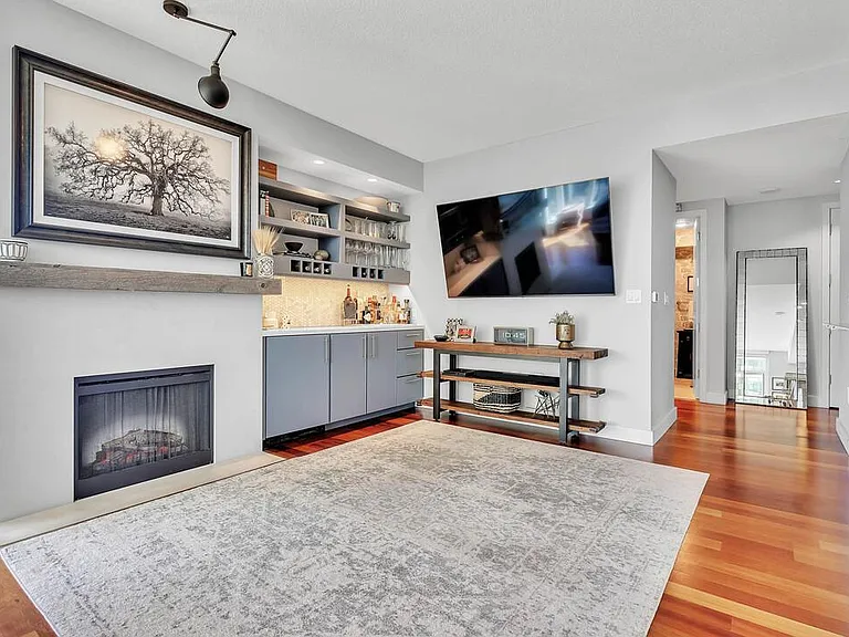 1205 Pacific Hwy #1706 — Photo 4