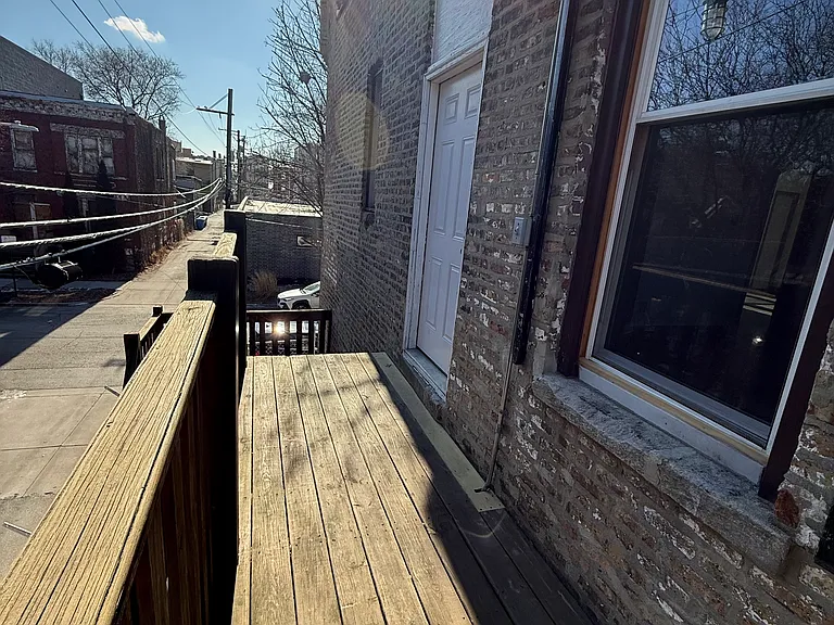 2748 W Cortez St — Photo 9