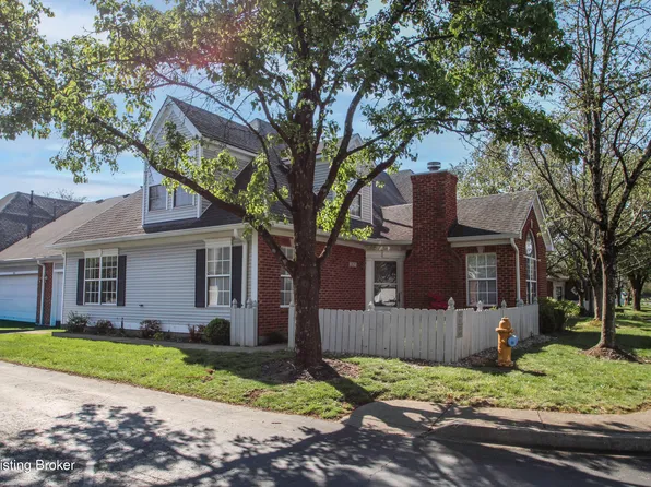 3827 Greenhurst Dr, Louisville, KY 40299