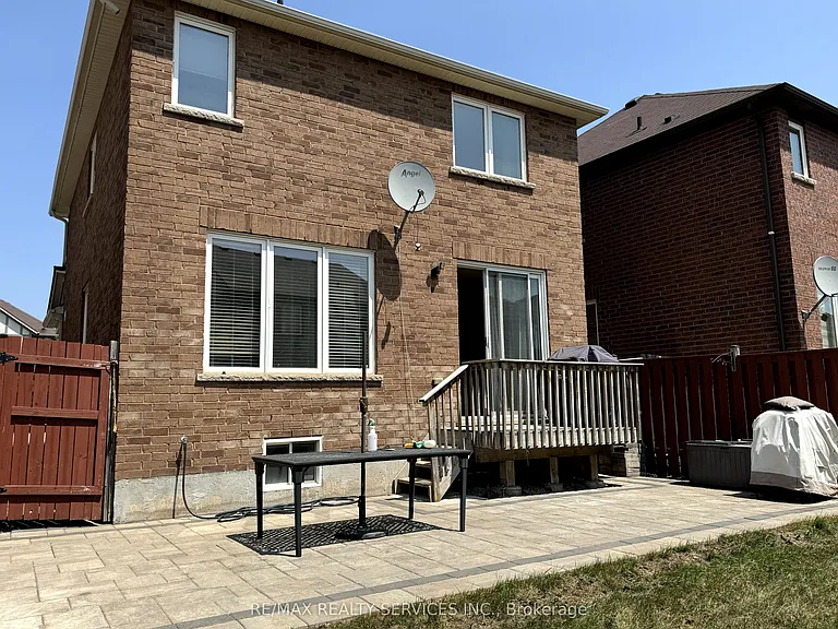 30 Arkwright Dr — Photo 14