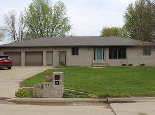 11 E 24th St, Spencer, IA 51301