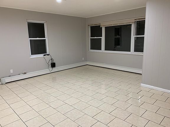 4th image of 194 Crescent Pl APT 1