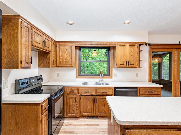 5th image of 8762 Highwood Way