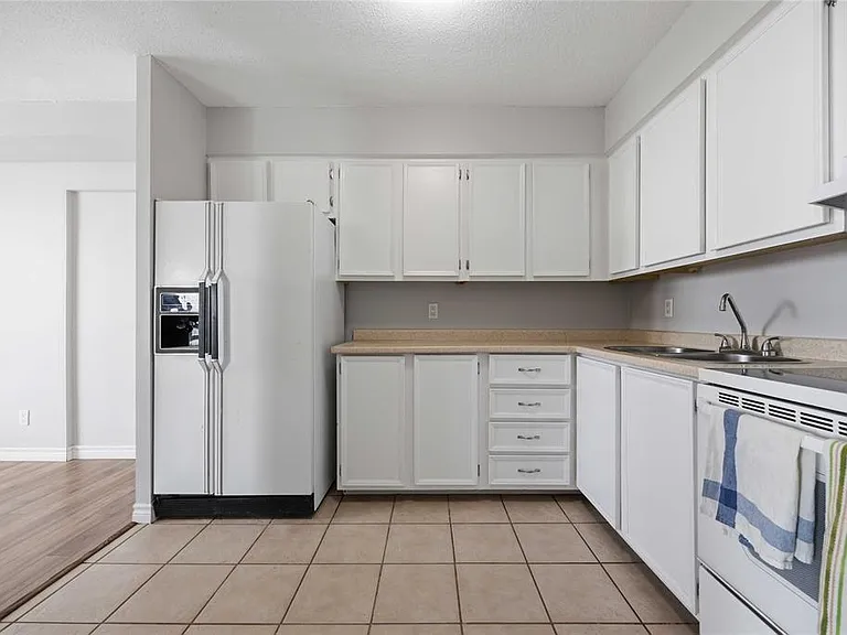 155 Front St N #1505 — Photo 9