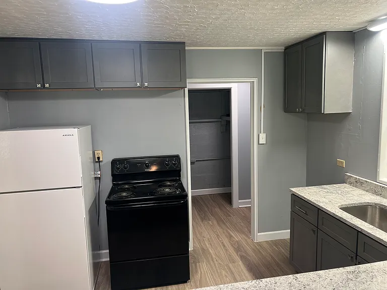 110 S Purdue Ave — Photo 15