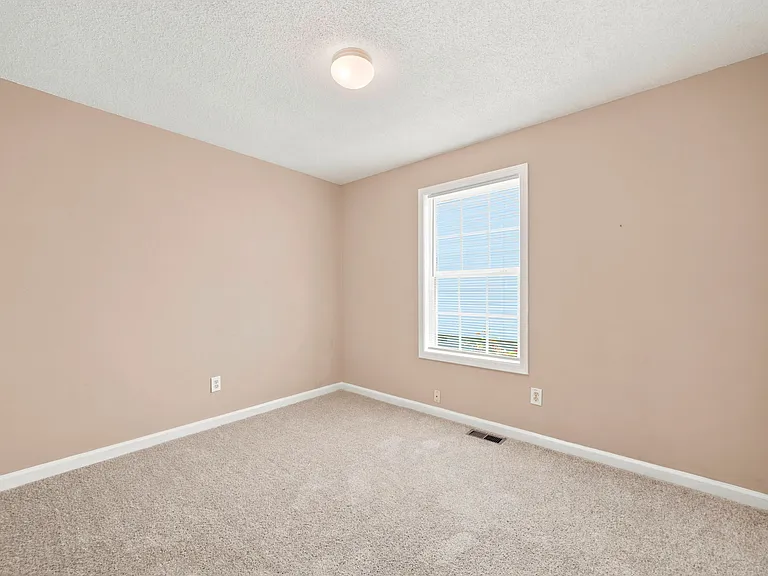 86 Hanna Dr — Photo 19