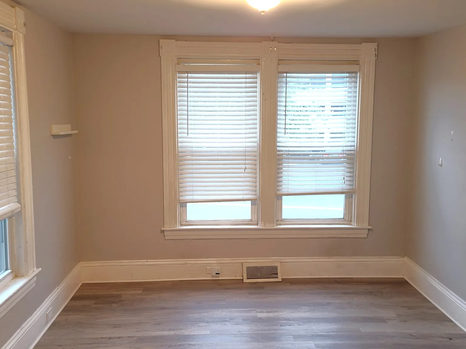 2 bed, 800 sqft, $1,920 — Photo 4