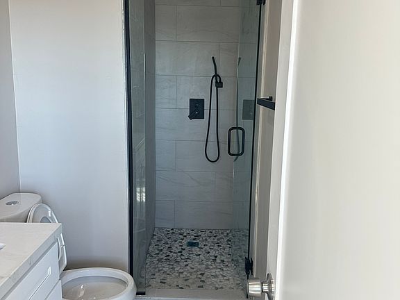 5th image of 6220 Rose St