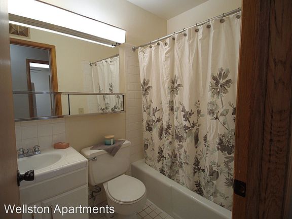 5th image of 2570 N Maryland Ave #302