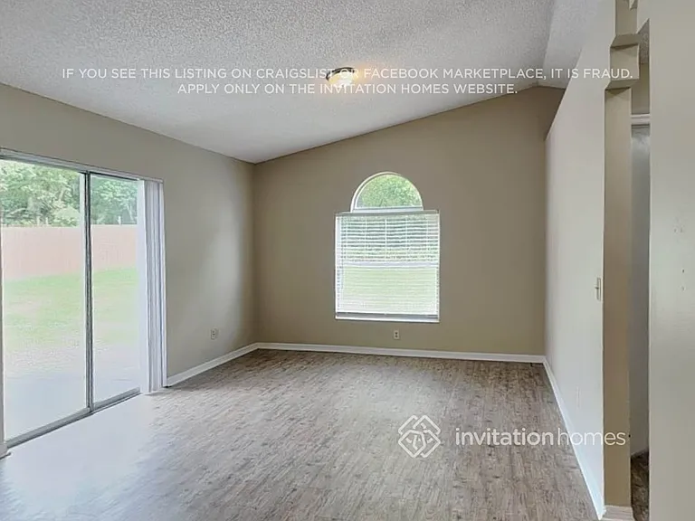 2624 Lake Jackson Cir — Photo 16